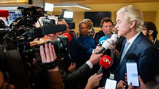 Wilders und Linksliberale nach neuen Hochrechnungen gleichauf