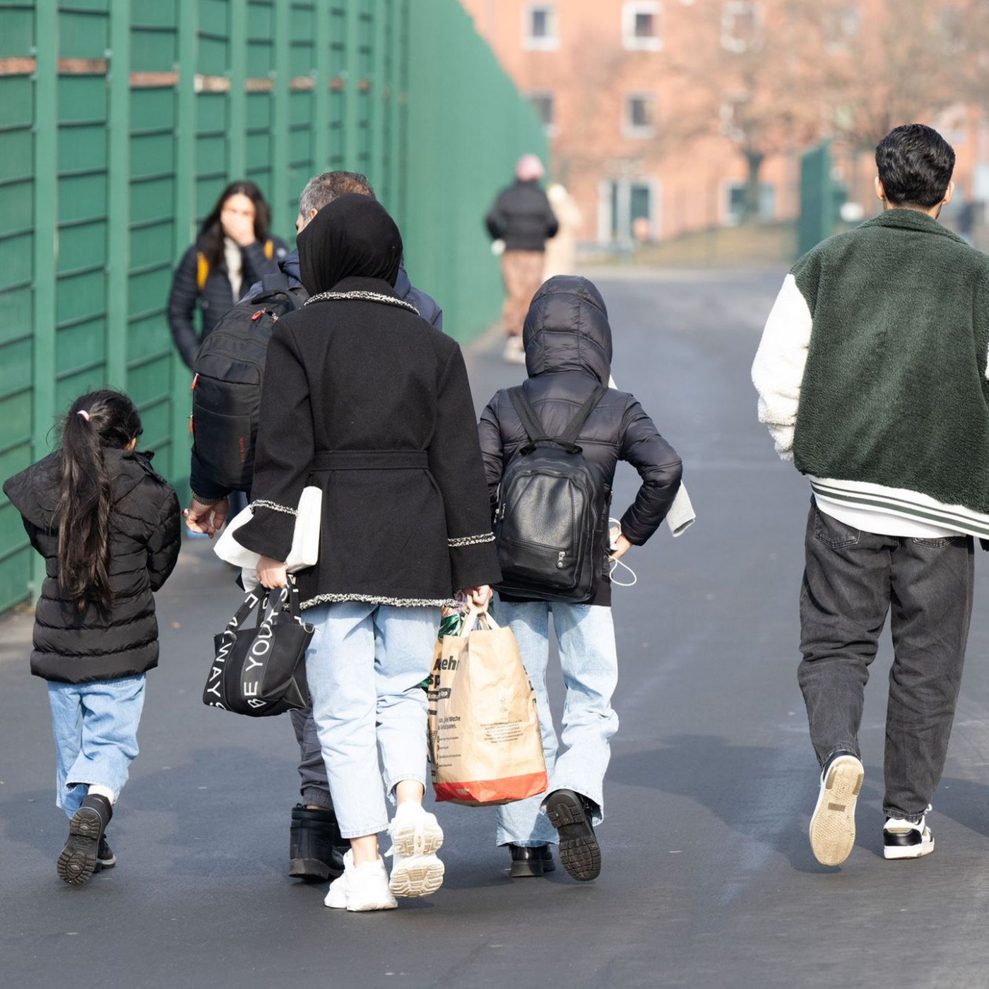 OECD-Bericht: Migranten in Deutschland seltener angestellt