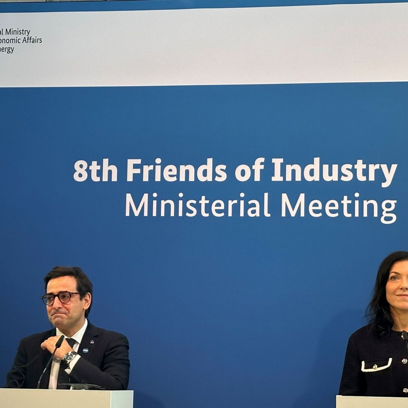 Entlastung: Reiche kündigt Industriestrompreis ab 2026 an