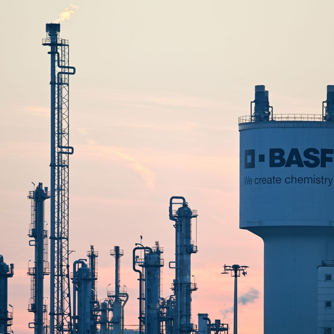 BASF startet Betrieb im umstrittenen Milliardenwerk in China
