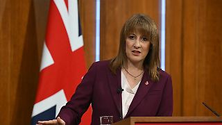 Britische Regierung stimmt auf Steuererhöhungen ein