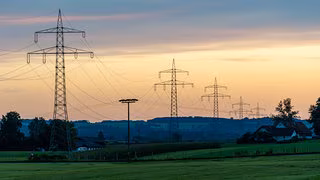 Weitere Versorger senken Strom- und Gaspreise