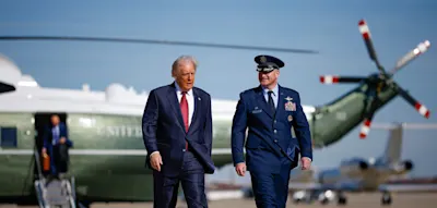 Verdächtiges Paket auf Trumps Flugplatz – Sieben Menschen im Krankenhaus