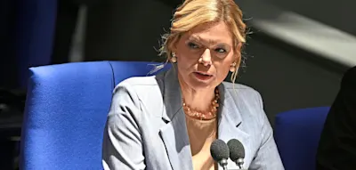 „Sie erinnern sich, dass es mal Weihnachtsmärkte ohne Poller gab“, sagt Julia Klöckner