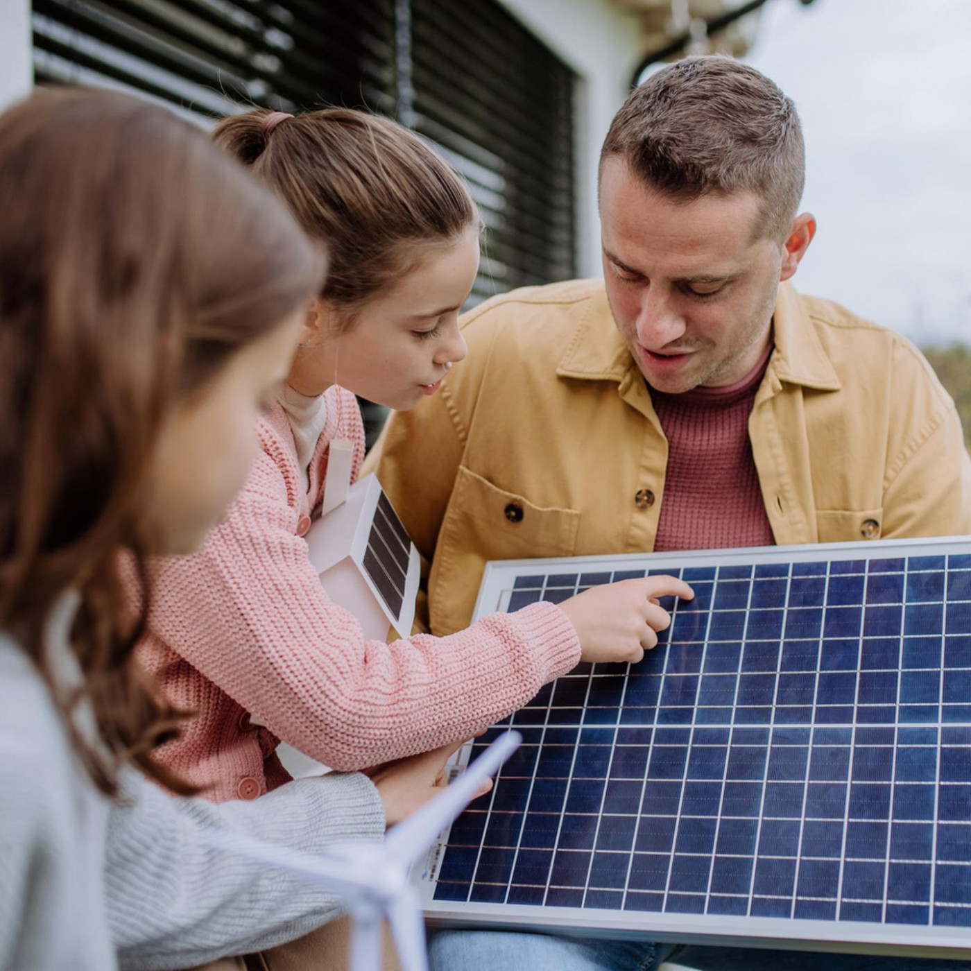 Balkonkraftwerk: Marken-Modell oder Discounter-Angebot – was ist besser?