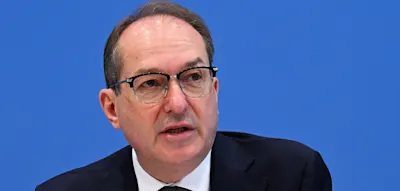 Wartende Afghanen in Pakistan – Grüne zitieren Dobrindt vor Innenausschuss