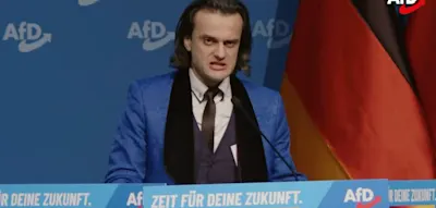 Abstruse Rede im „Hitler-Stil“ – AfD-Spitze überprüft fragwürdigen Auftritt