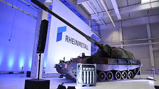 Einnahmen der Rüstungsindustrie weltweit auf Rekordhoch