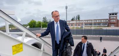 „Die Worte sind so wichtig“ – Gedenktafel mit Merz-Zitat am Rathaus von Vilnius enthüllt