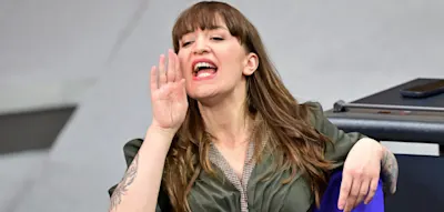 Grüne und Linke streiten lautstark – „Das ist eine absolute Schande“, ruft Reichinnek