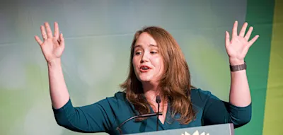 Bis 5 Uhr feiern – und um 6:30 Uhr im Deutschlandfunk