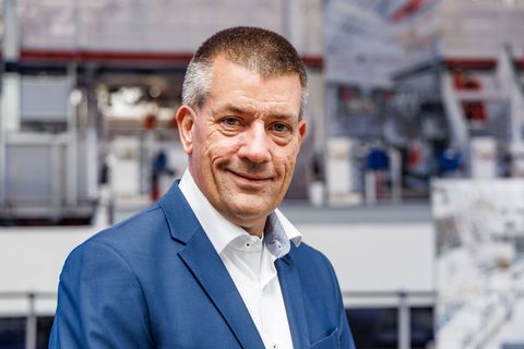 Meyer Werft bekommt neuen Chef