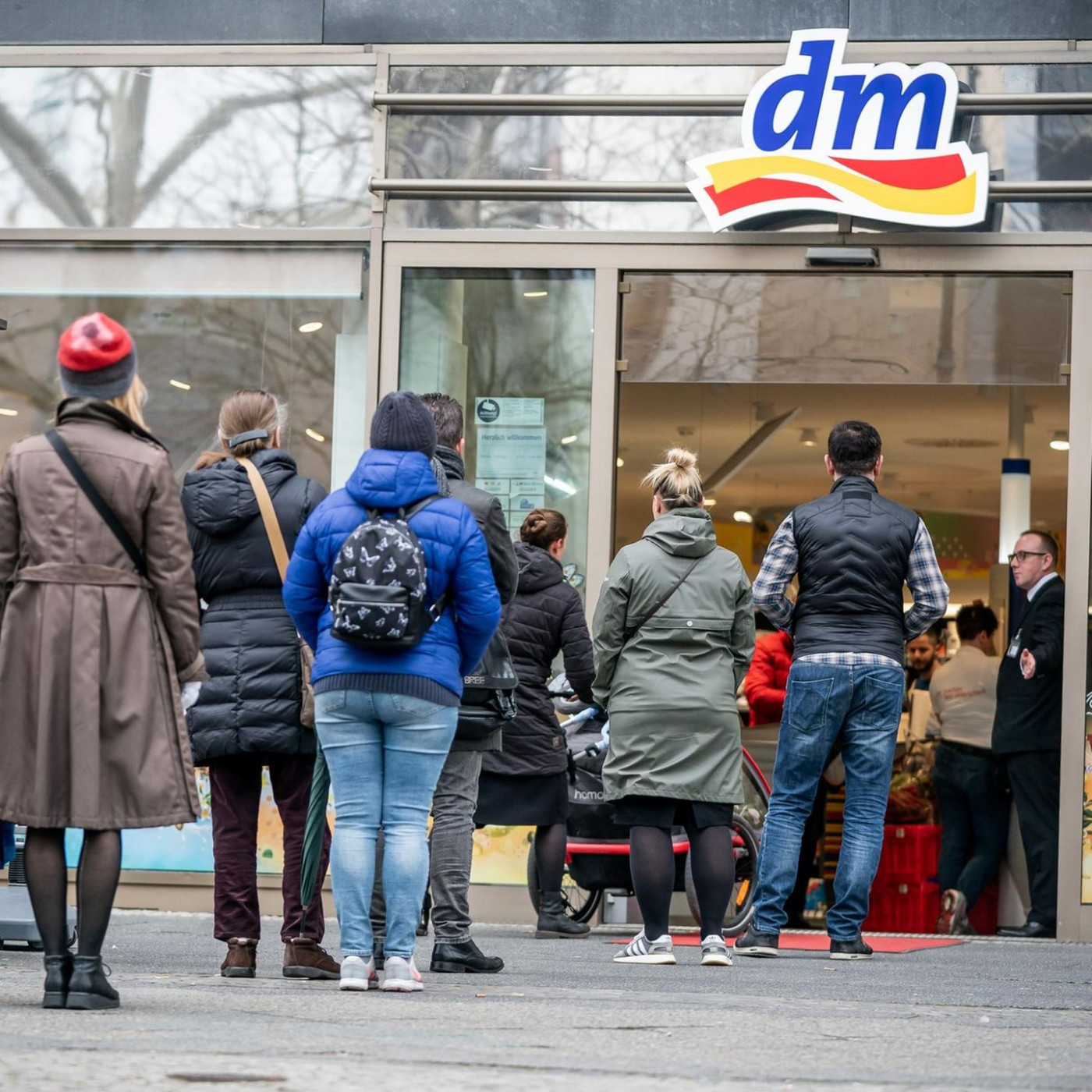 Medikamente im DM-Drogeriemarkt &ndash; Apotheken laufen Sturm