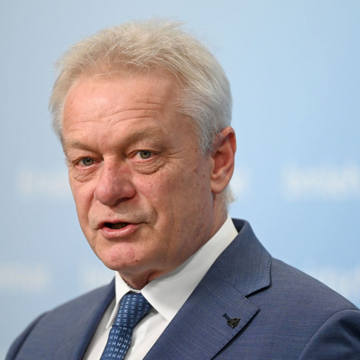 Minister Rainer f&uuml;r Video&uuml;berwachung in Schlachth&ouml;fen