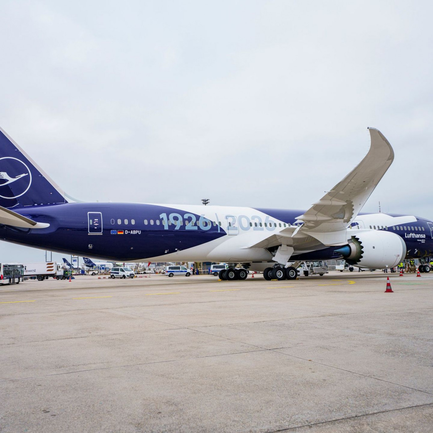 Lufthansa-Flugzeuge zum 100. Jubil&auml;um mit Sonderlackierung