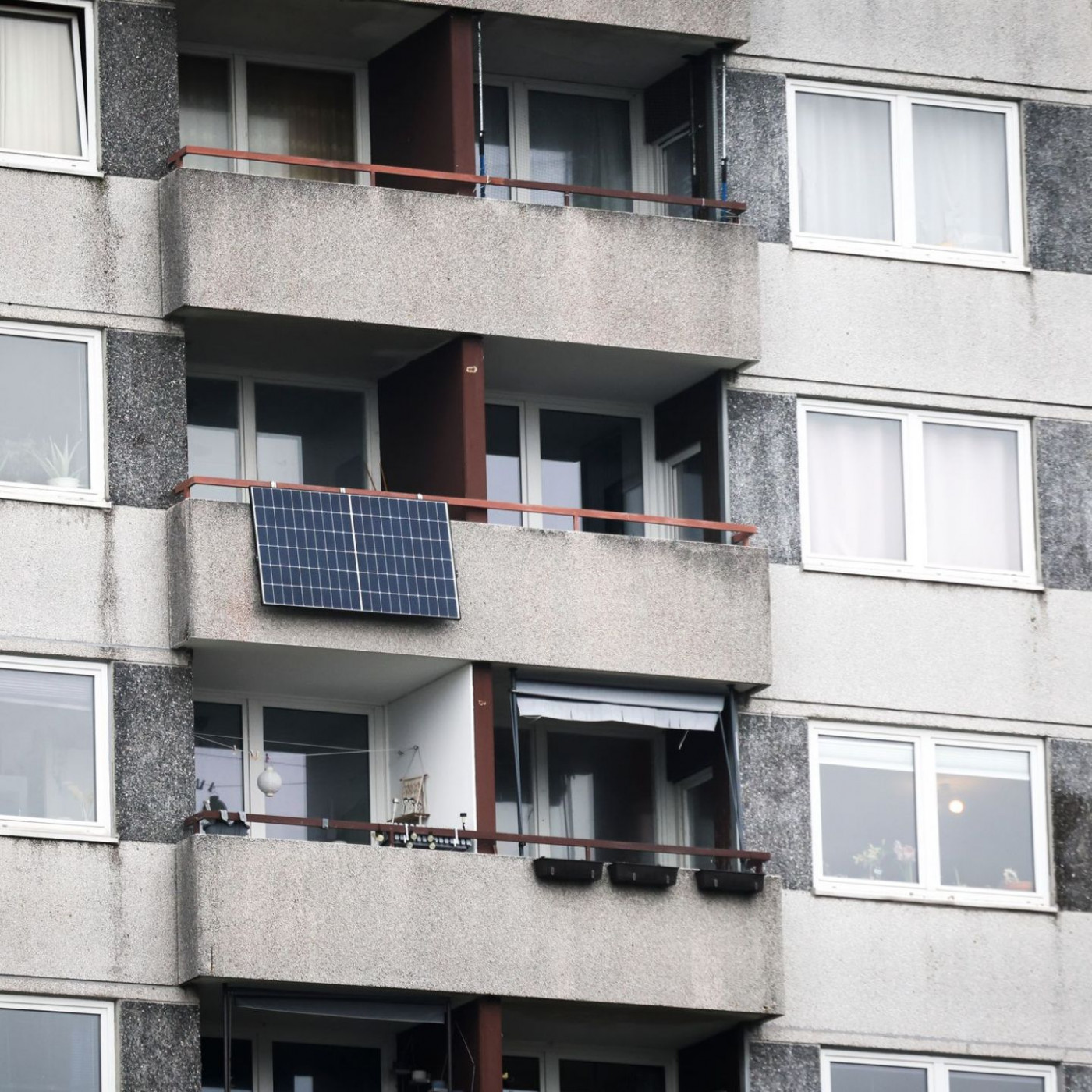 B&uuml;rger installieren Hunderttausende "Balkonkraftwerke"