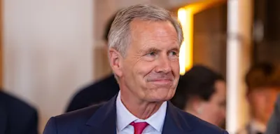 Wulff kritisiert schwarz-rote Koalition scharf und lobt &bdquo;kluge Syrer&ldquo; in Deutschland