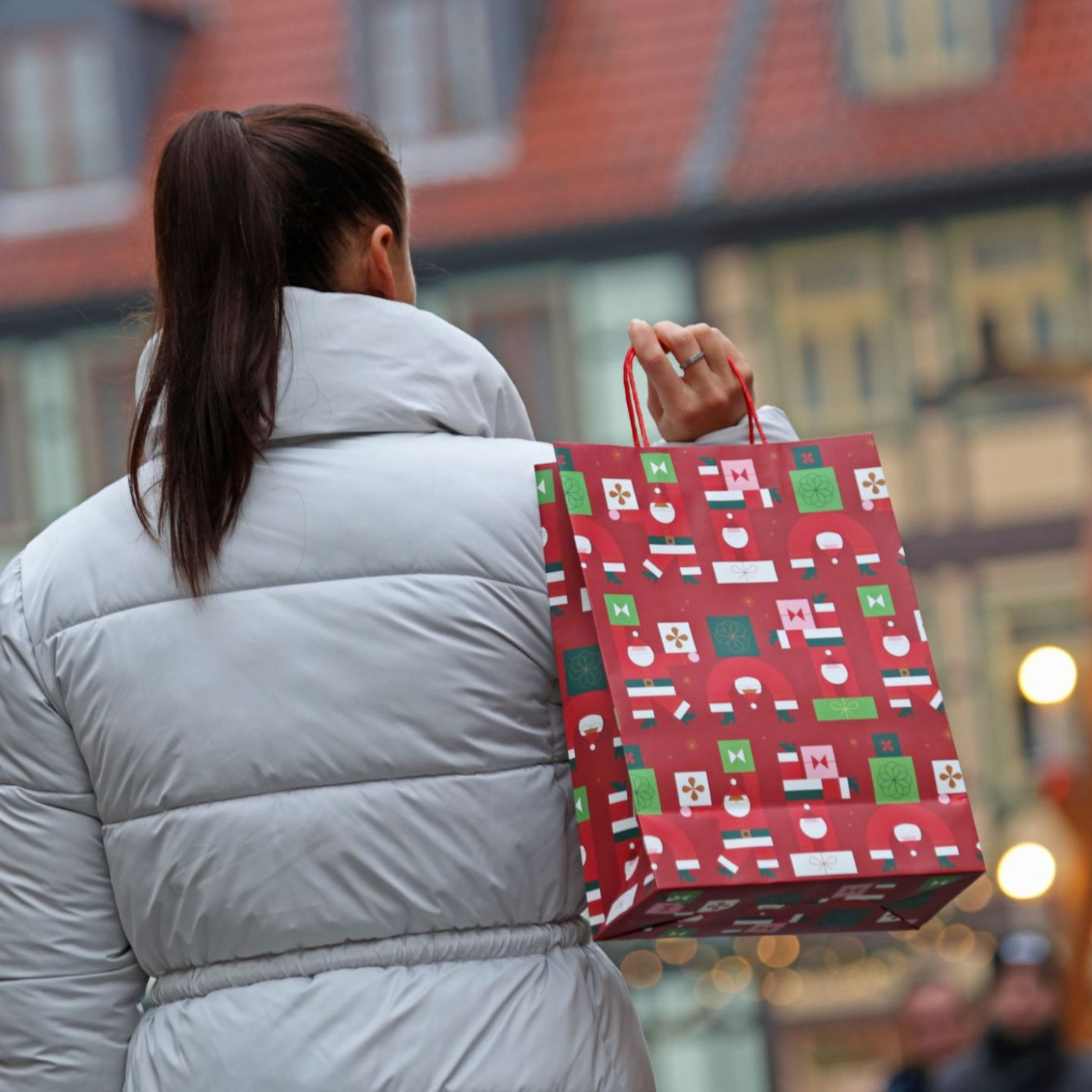 Was Menschen mit ungeliebten Weihnachtsgeschenken machen