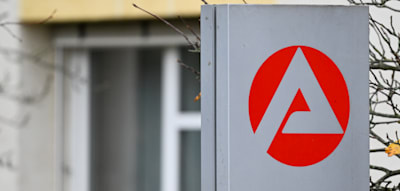 Neue Daten der Arbeitsagentur &ndash; Zahl der langzeitarbeitslosen Fl&uuml;chtlinge steigt drastisch an