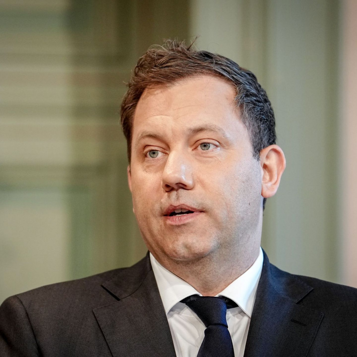 Internationale Gespr&auml;che &uuml;ber kritische Rohstoffe