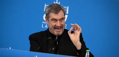 S&ouml;der will Hymnenpflicht bei Schulabschl&uuml;ssen rasch umsetzen