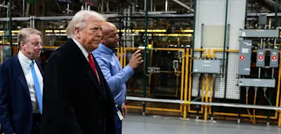 Trump wird bei Besuch in Ford-Werk beschimpft &ndash;&nbsp;und zeigt Mittelfinger