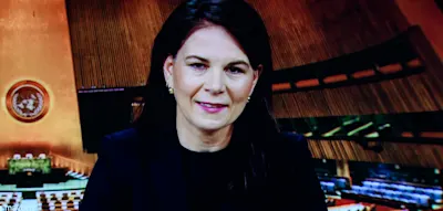 Baerbock appelliert ans V&ouml;lkerrecht &ndash; Vorw&uuml;rfe wie &bdquo;graue Theorie&ldquo;, Praxisferne folgen als Antwort