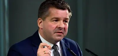 St&uuml;tze-Empf&auml;nger &bdquo;sollten Gegenleistung erbringen, bis hin zu gemeinn&uuml;tziger Arbeit&ldquo;, sagt Schulze