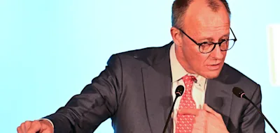 Merz kritisiert Fehltage wegen Krankheit &ndash; Lauterbach f&uuml;rchtet &bdquo;G&auml;ngelei der Kranken&ldquo;