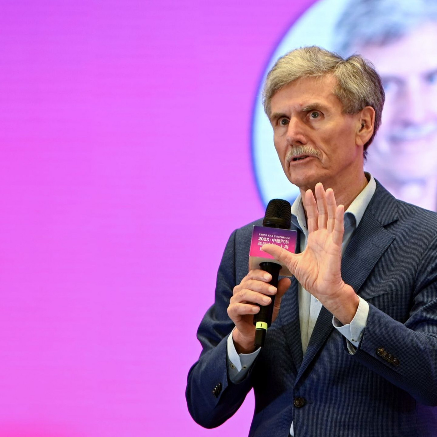 Dudenh&ouml;ffer kritisiert neue Elektrof&ouml;rderung