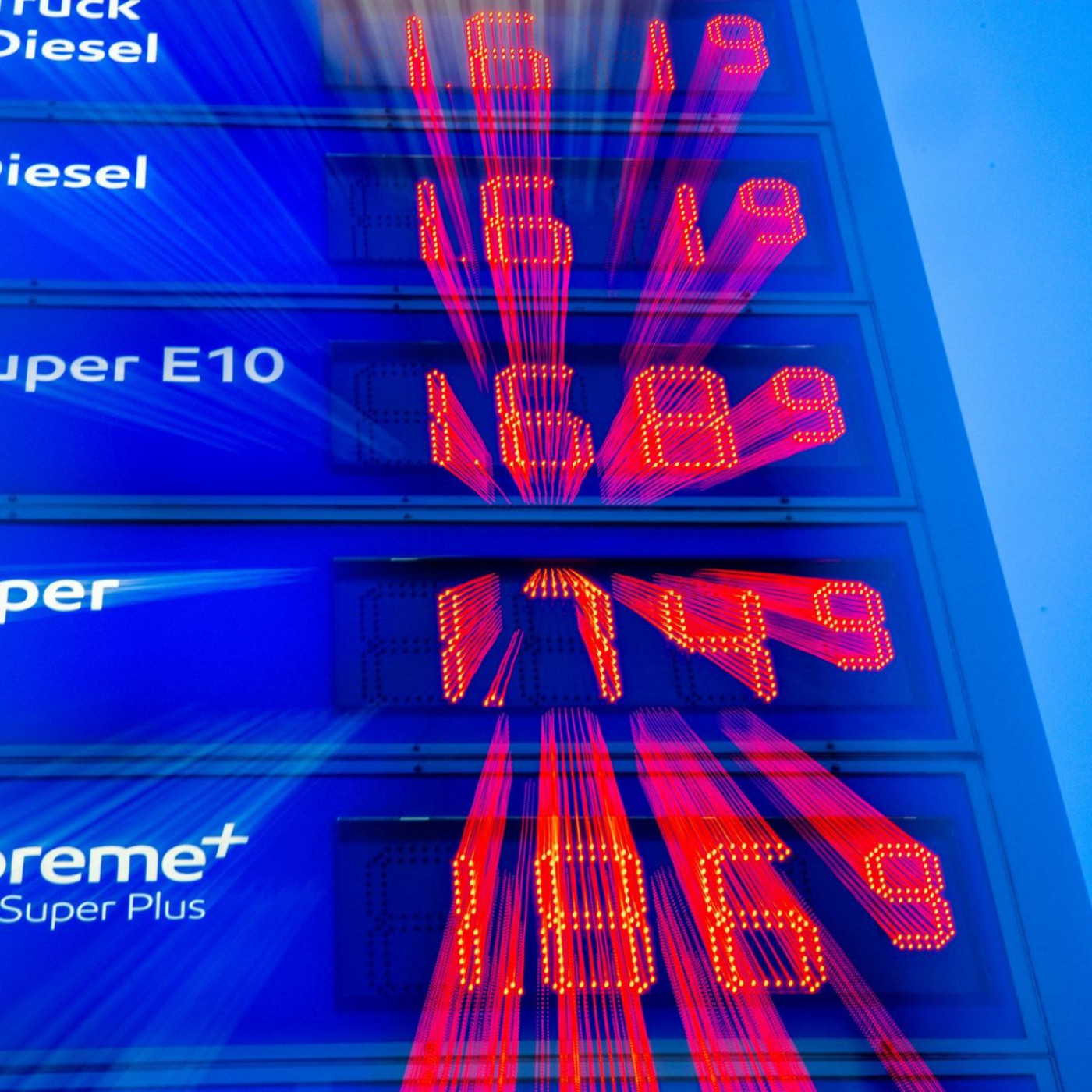 Tanken wird teurer &ndash; Roh&ouml;l und CO2-Preis treiben Kosten