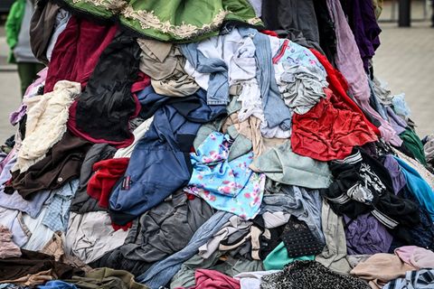 EU verbietet Firmen Vernichtung unverkaufter Kleidung