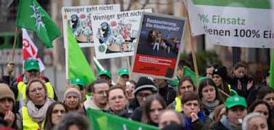 Gesperrte Stra&szlig;en, verschobene Operationen &ndash; So wirkt der Warnstreik in den Bundesl&auml;ndern