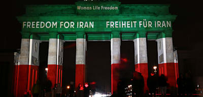 &bdquo;Die Freiheit wird sich ihren Weg bahnen&ldquo; &ndash; Brandenburger Tor leuchtet in Farben des Iran
