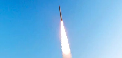 Teheran feuert Raketen ab &ndash; Iranisches TV verk&uuml;ndet Sperrung der Stra&szlig;e von Hormus