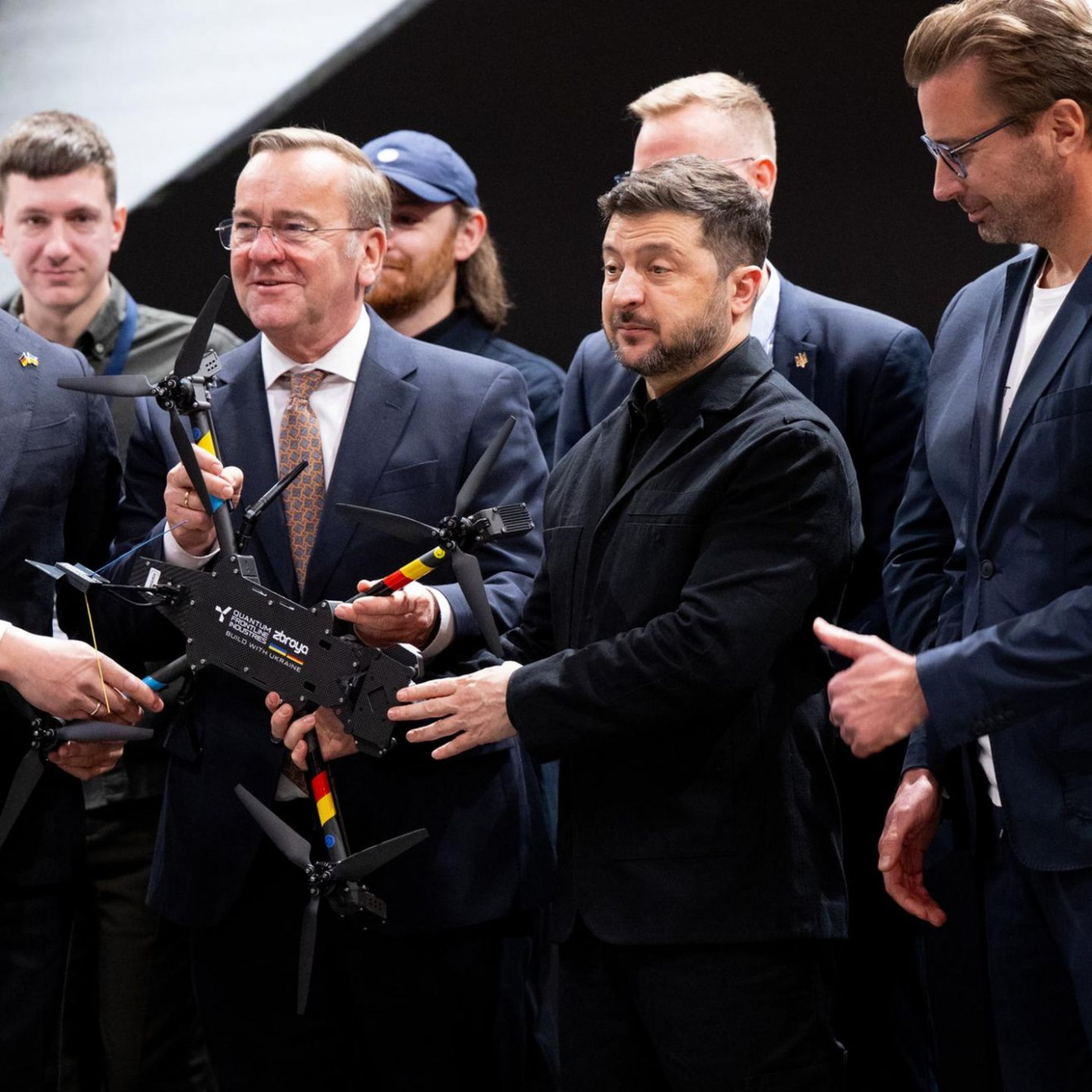 Deutschlands Drohnenminister &ndash; dilettantisch im digitalen Krieg