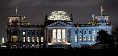 Gasmelder schl&auml;gt Alarm &ndash; Feuerwehr r&uuml;ckt zu Einsatz im Reichstagsgeb&auml;ude aus