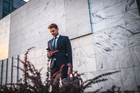 8677 Euro netto als Anwalt: "F&uuml;r die wenige Freizeit ein bisschen wenig Gehalt"