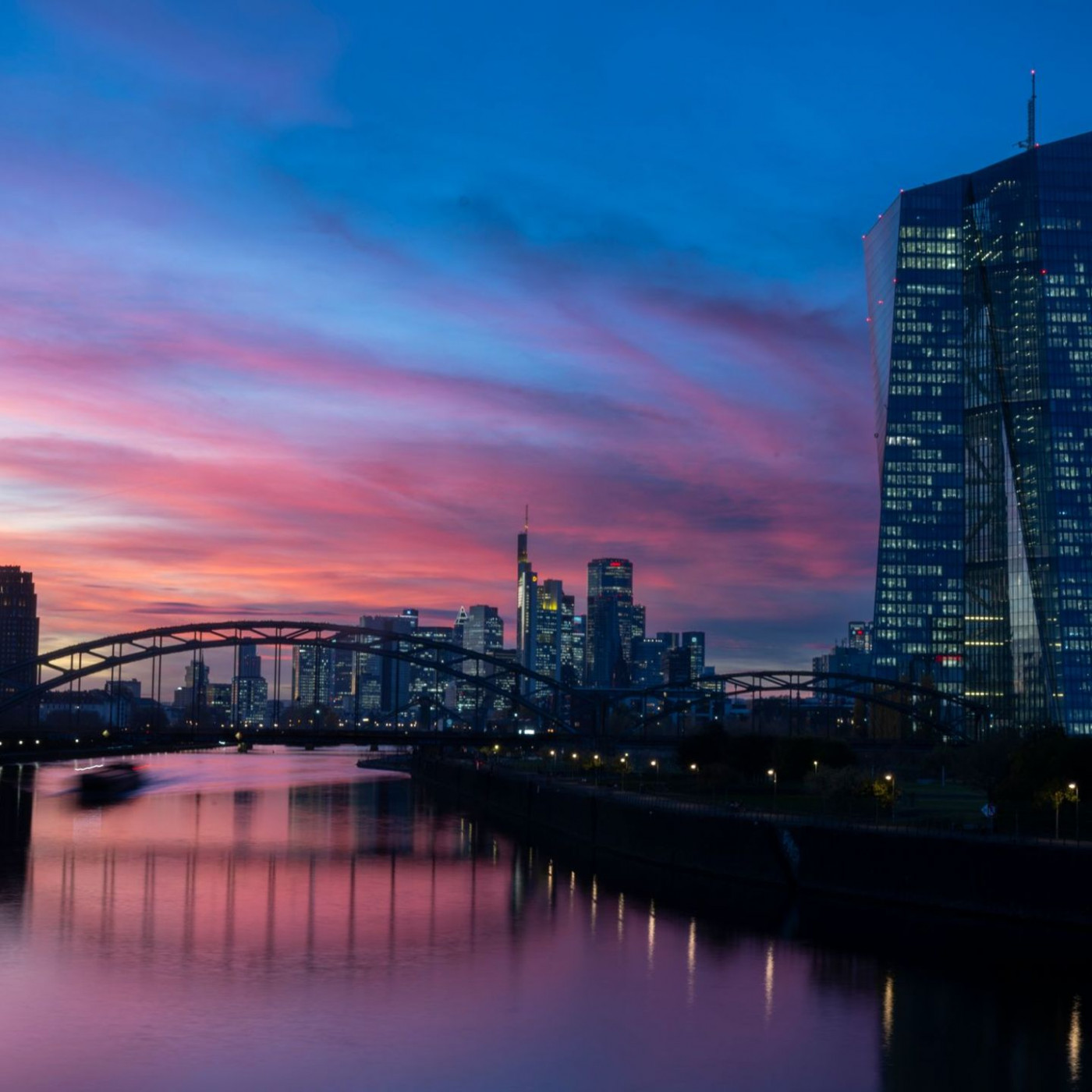 EZB verh&auml;ngt Millionenstrafe gegen US-Gro&szlig;bank J.P. Morgan