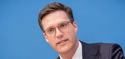 &Auml;ltere Aussage &uuml;ber Sch&uuml;lerinnen l&ouml;st Kritik aus &ndash; CDU-Politiker Hagel &auml;u&szlig;ert sich