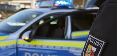 Manipuliertes Video zeigt Sch&uuml;sse auf Merz &ndash; Polizei durchsucht Haus von 34-J&auml;hrigem