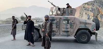 Pakistan erkl&auml;rt Afghanistan &bdquo;offenen Krieg&ldquo; &ndash; Luftwaffe bombardiert Kabul