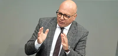 CDU-Mann spricht von &bdquo;neuem Kapitel&ldquo; in Migrationspolitik &ndash; Gr&uuml;ne, Linke und EKD protestieren