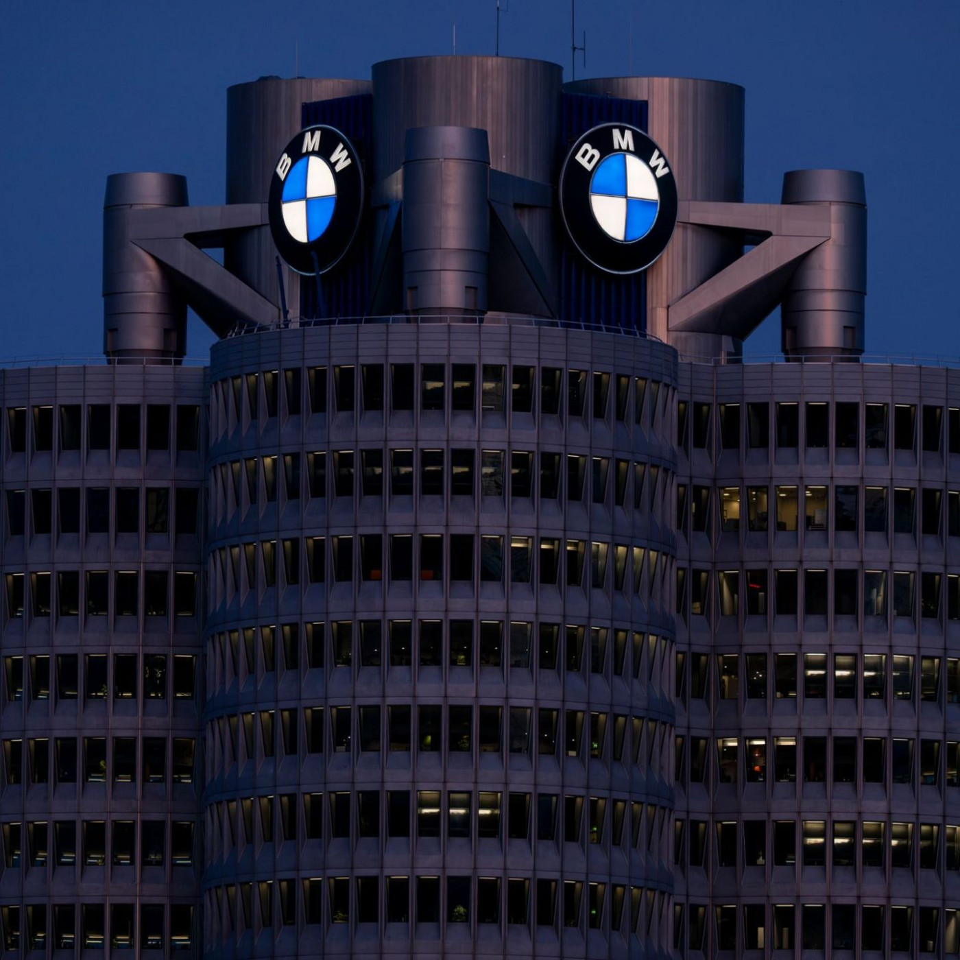 Brandgefahr: BMW ruft erneut Hunderttausende Autos zur&uuml;ck