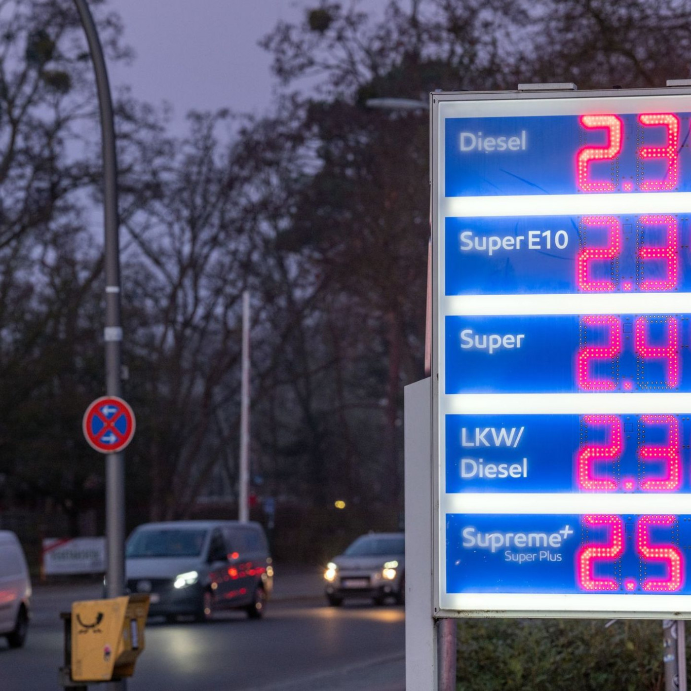Dieselpreis springt am Morgen &uuml;ber die 2-Euro-Marke