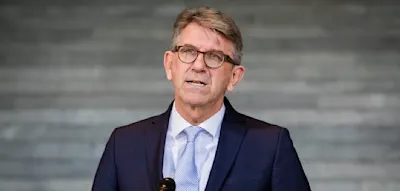 Wegen Extremismusverdachts &ndash; Weimer streicht drei Buchl&auml;den von Jury-Liste