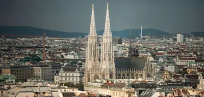 Eskalation bei Chamenei-Trauerfeier &ndash; 70 Personen gehen mit Holzlatten aufeinander los