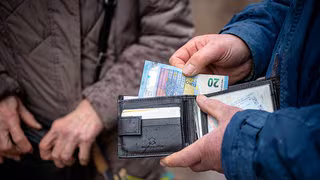 Gut 5.800 Euro im Jahr weniger in Ostdeutschland