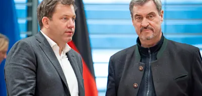 S&ouml;der findet Spritpreise &bdquo;nicht akzeptabel&ldquo; &ndash; Klingbeil will Kartellrecht versch&auml;rfen