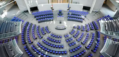 Union verliert leicht und liegt nun wieder gleichauf mit AfD